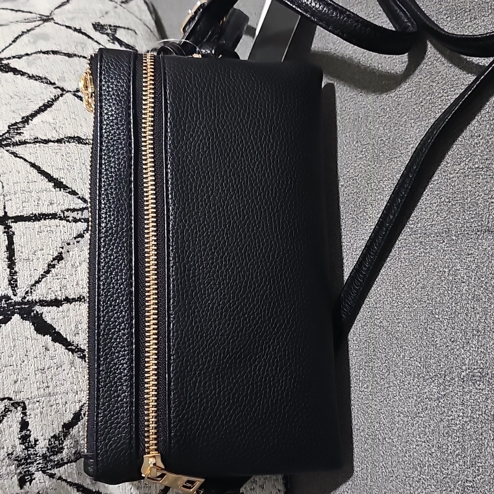 NWT Isabelle Vegan Leather Purse Crossbody Wristlet Wallet Shoulder Bag - Picture 4 of 7